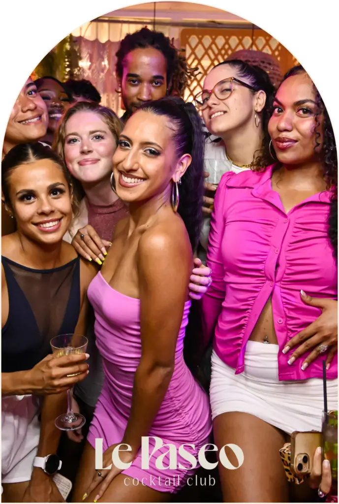 Enterrement de vie de jeune fille au Paseo Cocktail Club à La Grande Motte, entre cocktails, tapas, DJ et ambiance festive face à la mer